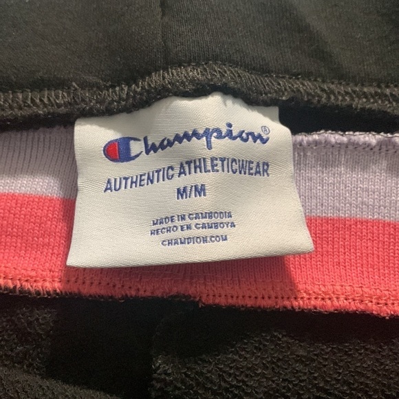 CHAMPIONS women’s medium shorts - Picture 3 of 3